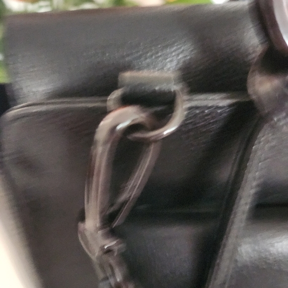 Gucci Black Leather Shoulder Bag - Picture 7 of 15